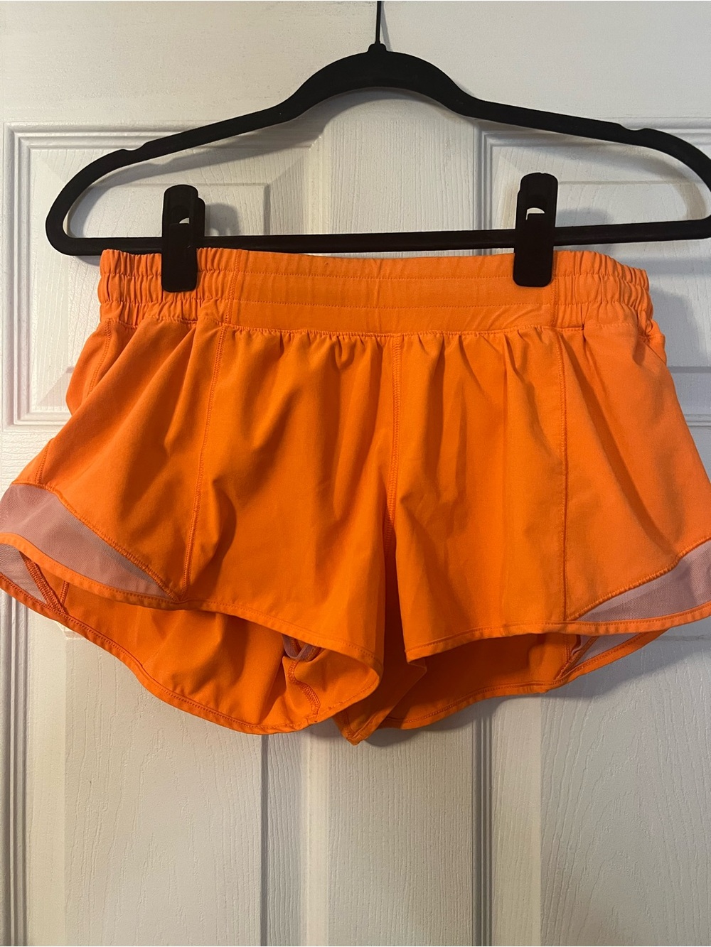 #384 Lululemon Hotty Hot Short II 2.5” Highlight Orange Size 10 EUC